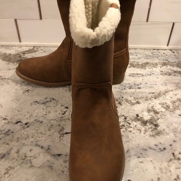 Suede and fur booties - Picture 4 of 4